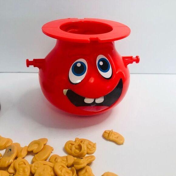 don’t spill the beans replacement red pot with lid and beans - Picture 3 of 5